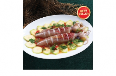 SEA SQUID STEAMED WITH GREEN BANANAS