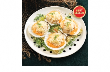 JAPANESE SCALLOPS WITH SALTED EGG YORK SAUCE